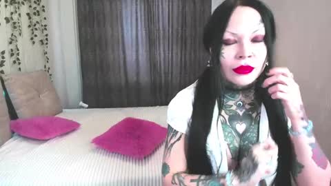 Helena Tuman online show from 10, 1, 2025