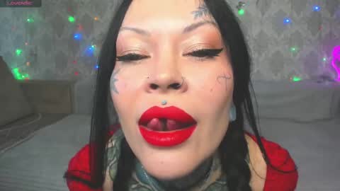 Helena Tuman online show from 7, 3, 2025