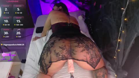 Megan  online show from 25, 10, 2025