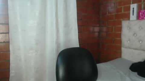 Megan and sophi online show from 19, 5, 2026