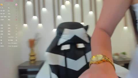 MEGAN COOPER online show from 30, 10, 2025