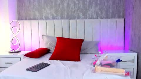 Carolina Paez online show from 18, 2, 2025