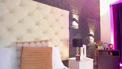     online show from 12, 3, 2025