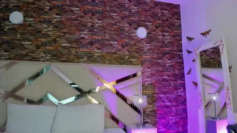     online show from 4, 11, 2025