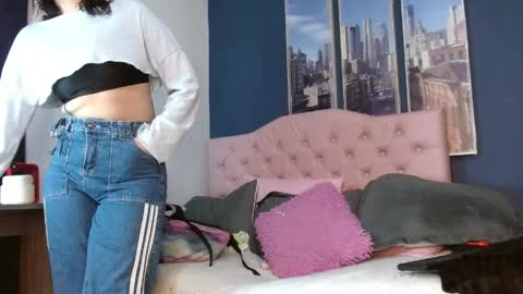 Snapshot of megan_lr chatting on 7, 6, 2026 Valentina online show from 7, 6, 2026