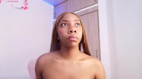 Snapshot of meganbarko chatting on 25, 11, 2025 megan online show from 25, 11, 2025