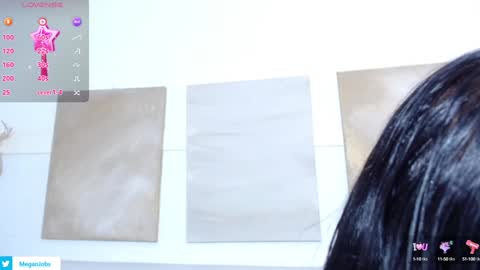 Snapshot of megannrouse_ chatting on 17, 1, 2025 MEGAN online show from 17, 1, 2025
