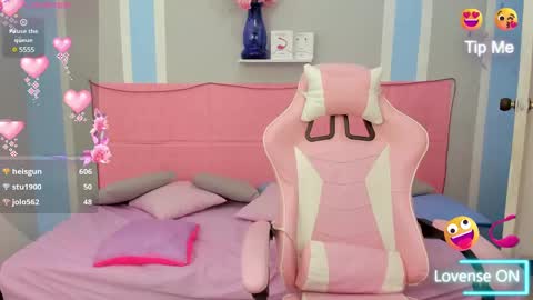 Megan Queen online show from 3, 2, 2025