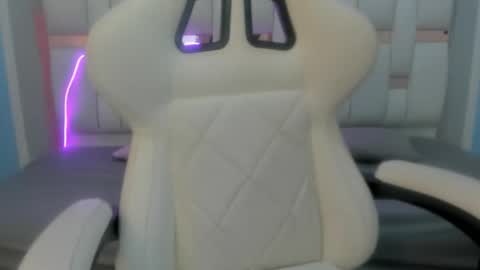 Megan Queen online show from 4, 2, 2026