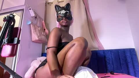 Snapshot of meganstallion1 chatting on 12, 5, 2026 MEG online show from 12, 5, 2026