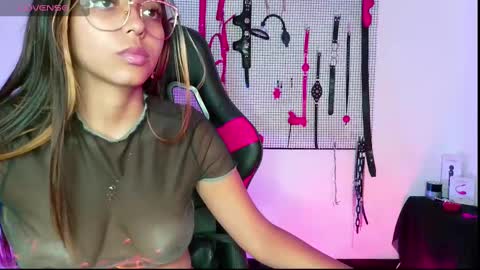 Snapshot of meggan_greey chatting on 14, 12, 2024 Your best slave online show from 14, 12, 2024