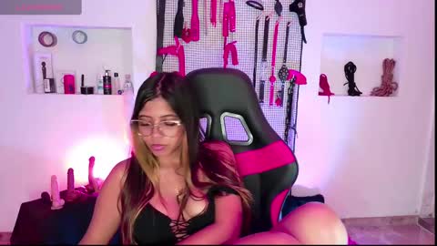 Snapshot of meggan_greey chatting on 15, 12, 2024 Your best slave online show from 15, 12, 2024