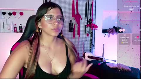 Snapshot of meggan_greey chatting on 2, 2, 2025 Your best slave online show from 2, 2, 2025