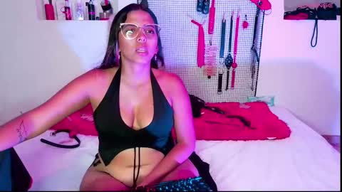 Snapshot of meggan_greey chatting on 18, 2, 2025 Your best slave online show from 18, 2, 2025