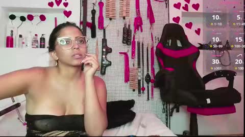 Snapshot of meggan_greey chatting on 4, 3, 2025 Your best slave online show from 4, 3, 2025