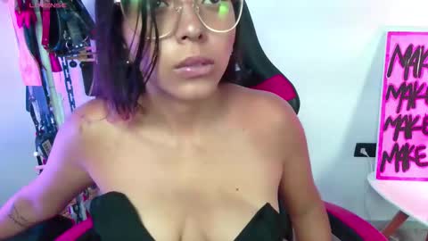 Snapshot of meggan_greey chatting on 14, 11, 2025 Your best slave online show from 14, 11, 2025