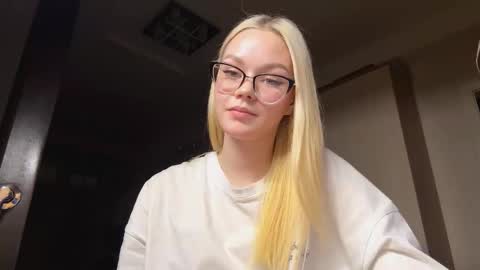 Snapshot of megganskurski chatting on 16, 2, 2026 Mia online show from 16, 2, 2026