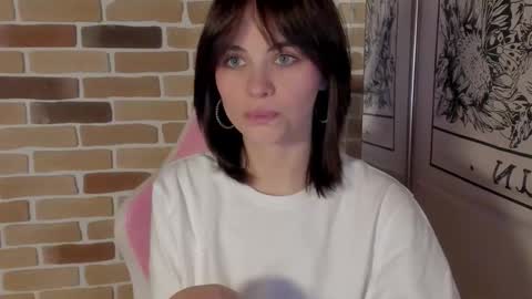 Snapshot of mekepo chatting on 26, 10, 2025 Katie Payne online show from 26, 10, 2025