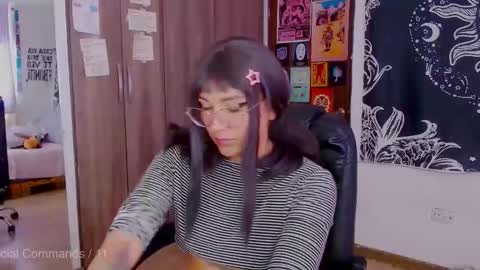 Melissa  -  -  Please help me to reach 100 thumbs up online show from 16, 10, 2025