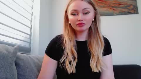 Snapshot of melani_a chatting on 24, 5, 2026 Melania online show from 24, 5, 2026