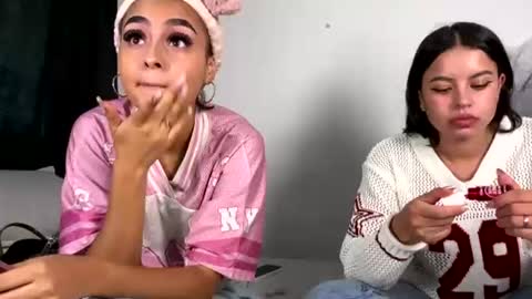 Snapshot of melani_bear chatting on 10, 7, 2026 MELANI online show from 10, 7, 2026