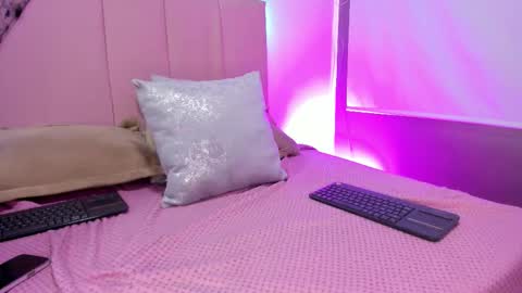 Snapshot of melani_xc chatting on 1, 11, 2025 MELANI - online show from 1, 11, 2025