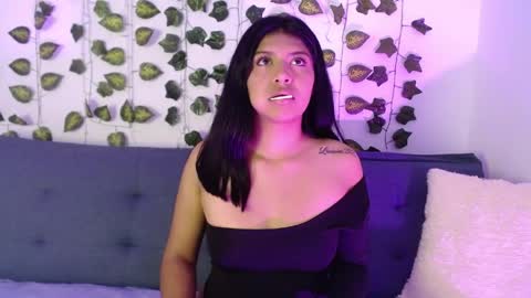 Snapshot of melanie_18_ chatting on 26, 5, 2026 melanie online show from 26, 5, 2026