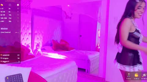 Snapshot of melanie_bianco chatting on 28, 10, 2025 Melanie online show from 28, 10, 2025