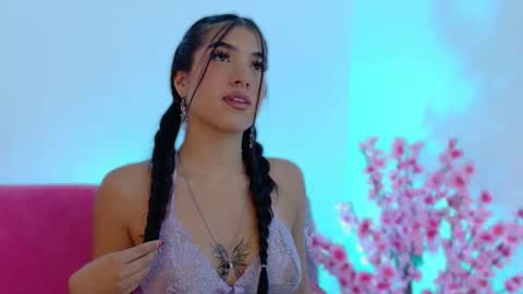 Snapshot of melanie_bianco chatting on 8, 11, 2025 Melanie online show from 8, 11, 2025