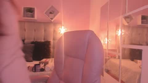 Melanie  online show from 14, 10, 2025