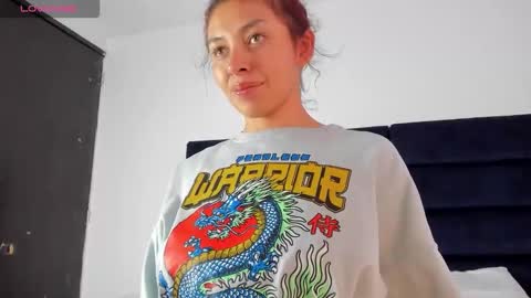 Snapshot of melanie_roux_ chatting on 7, 2, 2026 Melanie roux online show from 7, 2, 2026