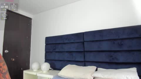 Snapshot of melanie_roux_ chatting on 27, 2, 2026 Melanie roux online show from 27, 2, 2026