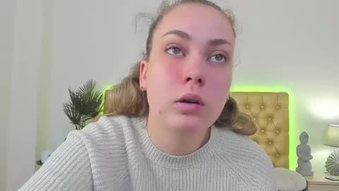 Snapshot of melaniecutys chatting on 15, 4, 2026 Melania online show from 15, 4, 2026