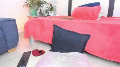 Snapshot of melaniie_roussel chatting on 27, 5, 2026 melaniie_roussel online show from 27, 5, 2026