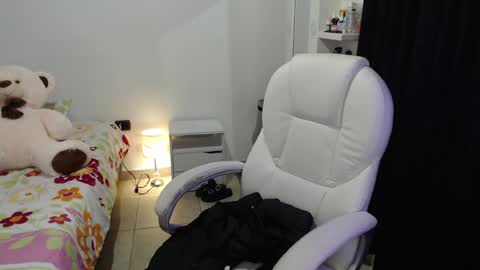 Melannie online show from 11, 3, 2025