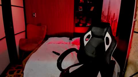 MelanyLuv online show from 4, 12, 2025