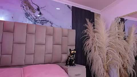 Snapshot of melanny_luv chatting on 22, 5, 2026 MelanyLuv online show from 22, 5, 2026