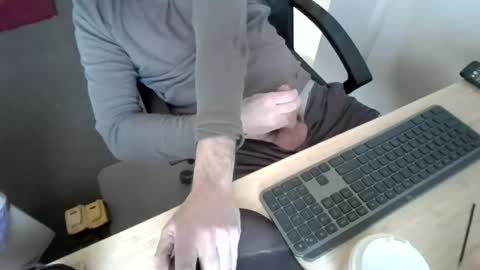 melbguy_075 online show from 28, 10, 2025