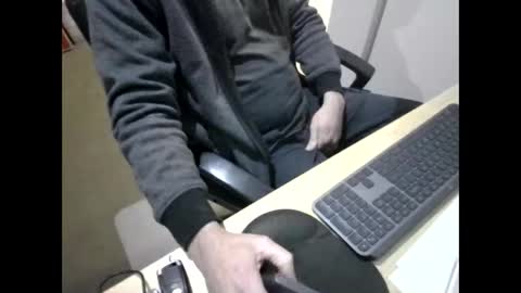 Snapshot of melbguy_075 chatting on 15, 5, 2026 melbguy_075 online show from 15, 5, 2026
