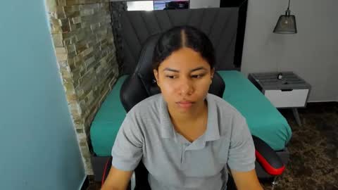 M E L I N A  online show from 20, 12, 2025