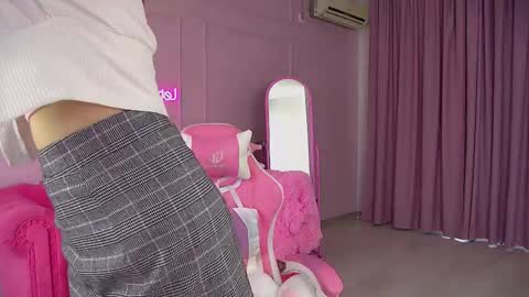 Snapshot of melissabauch chatting on 5, 10, 2025 Melisa online show from 5, 10, 2025