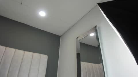 M E L I S S A  online show from 13, 1, 2025