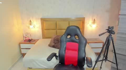    online show from 20, 11, 2025