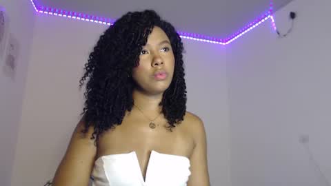 Snapshot of mell_rossi chatting on 26, 10, 2025 mell_rossi online show from 26, 10, 2025