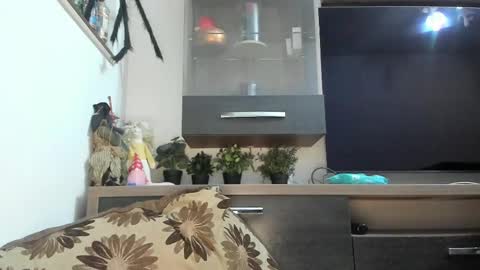 MellyMell  online show from 25, 2, 2025