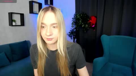 Snapshot of mellliissadrream chatting on 3, 3, 2026 mellliissadrream online show from 3, 3, 2026