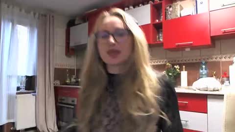 Melly online show from 27, 10, 2025