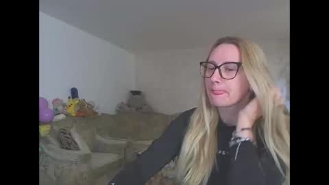 Melly online show from 5, 4, 2026