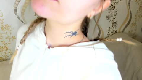 MelMooon online show from 11, 10, 2025