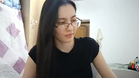 Snapshot of melodeehayden chatting on 1, 5, 2026 Nika online show from 1, 5, 2026